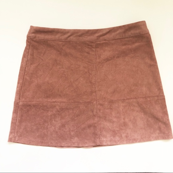 ***SOLD***Lulus Suede Mini Skirt - Picture 2 of 3